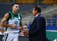 Ο Εργκίν Αταμάν αποθέωσε τον Κώστα Σλούκα