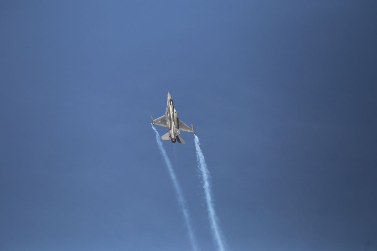 Πτώση F-16 νότια της Χαλκιδικής: Περισυνελέγη σώος ο πιλότος και μεταφέρθηκε στο 251 ΓΝΑ