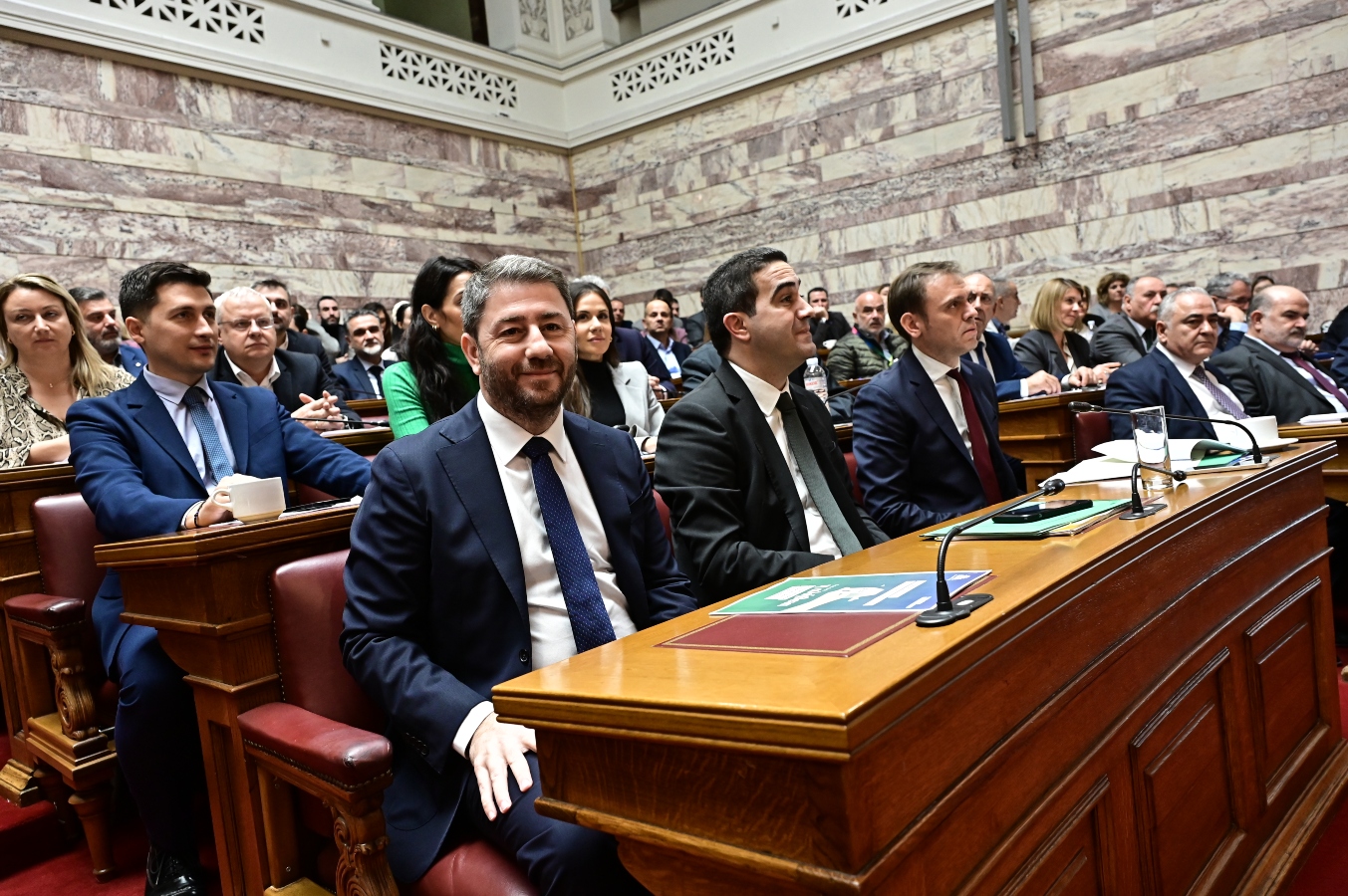 ΠΑΣΟΚ – ΚΙΝΑΛ: Άγριος τσακωμός Ανδρουλάκη – Κωνσταντινόπουλου στην Κ.Ο