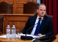 Τέμπη: Ποινικές ευθύνες σε Καραμανλή και Τριαντόπουλο δείχνει το πόρισμα του ΣΥΡΙΖΑ
