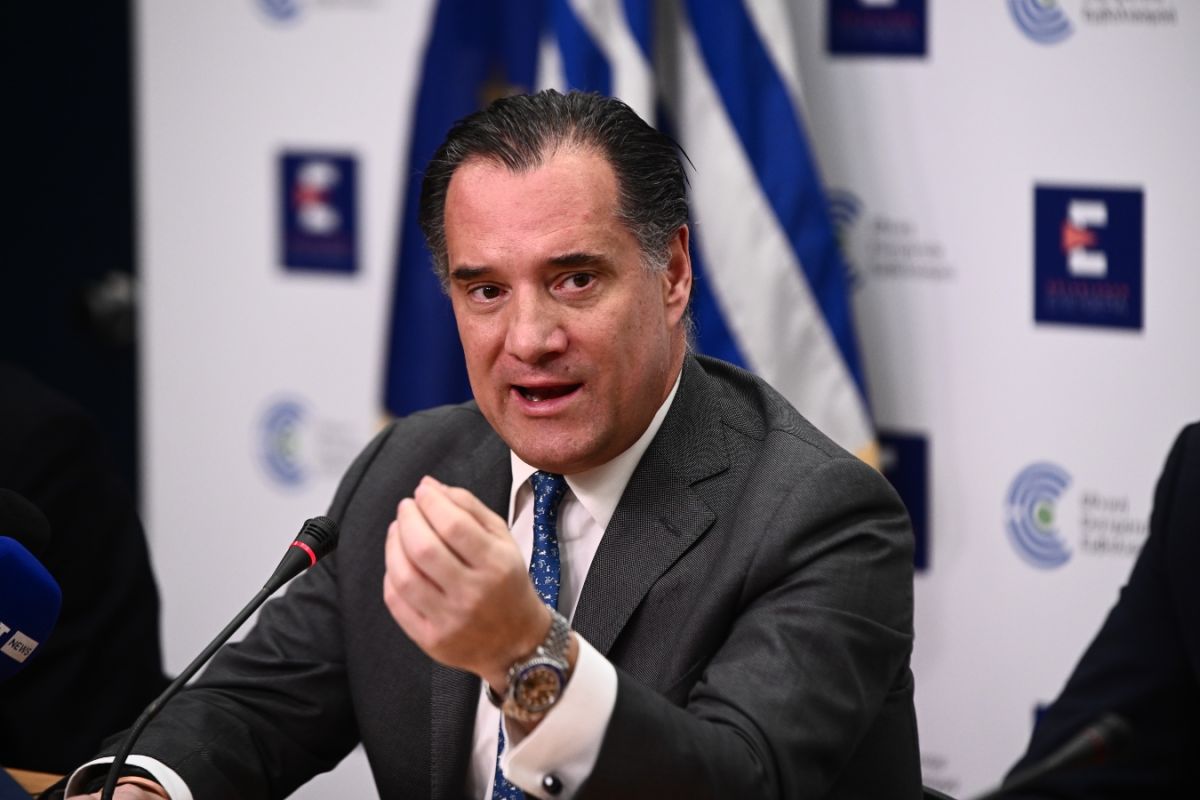 Live η συνέντευξη Τύπου για προσωπικό γιατρό και Πανεπιστημιακά Κέντρα Υγείας