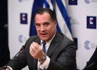Live η συνέντευξη Τύπου για προσωπικό γιατρό και Πανεπιστημιακά Κέντρα Υγείας