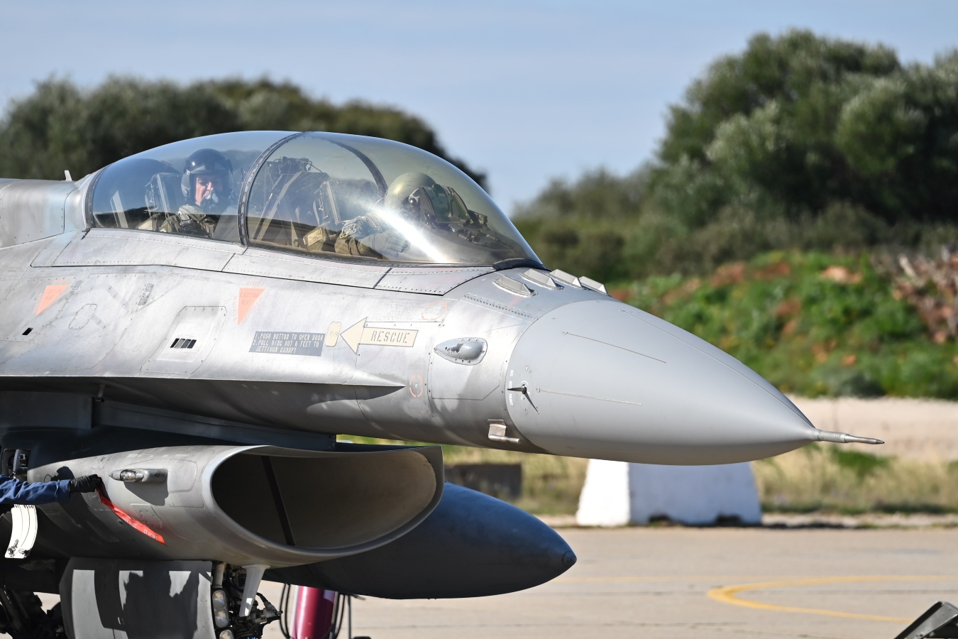 Πτώση F-16: Η ιλιγγιώδης ταχύτητα με την οποία εκτοξεύτηκε ο πιλότος [vid]