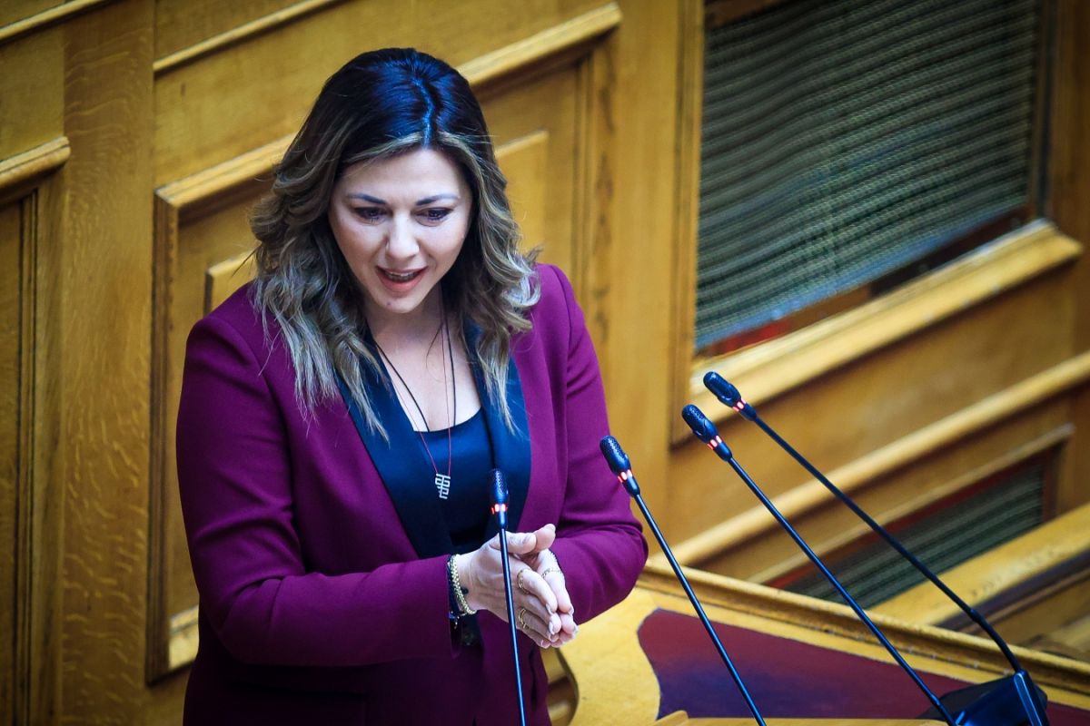 Ζαχαράκη: Ουσιαστική παρέμβαση η αύξηση του κατώτατου μισθού
