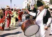 «Πήραν φωτιά» από νωρίς το πρωί οι ψησταριές στην Αθήνα