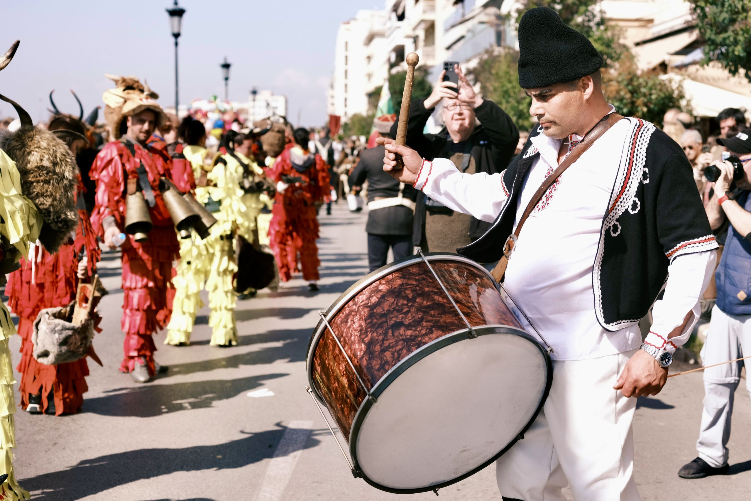 «Πήραν φωτιά» από νωρίς το πρωί οι ψησταριές στην Αθήνα
