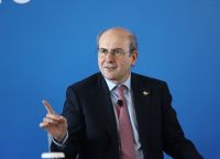 Χατζηδάκης: Από Σεπτέμβριο η επανεξέταση των Airbnb – Ερχεται νέα ρύθμιση για τη Golden Visa