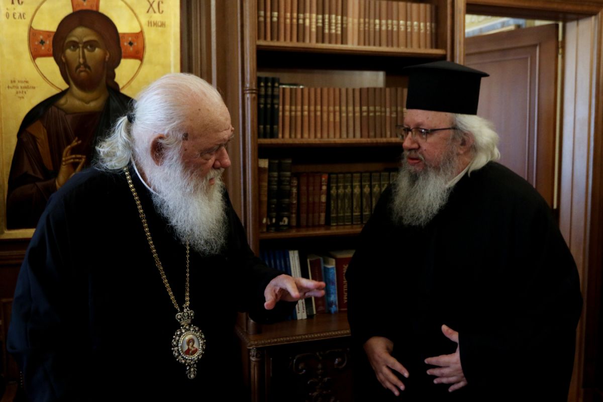 Μητροπολίτης Θεσσαλονίκης για την αφίσα με την εσταυρωμένη: Προσβλητική, απεικονίζει την Παναγία