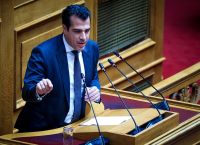 Πυρά Πλεύρη σε Κασσελάκη: Θέλει να γίνει ο Στρατός επαγγελματικός, νομίζει ότι συνορεύουμε με Λουξεμβούργο