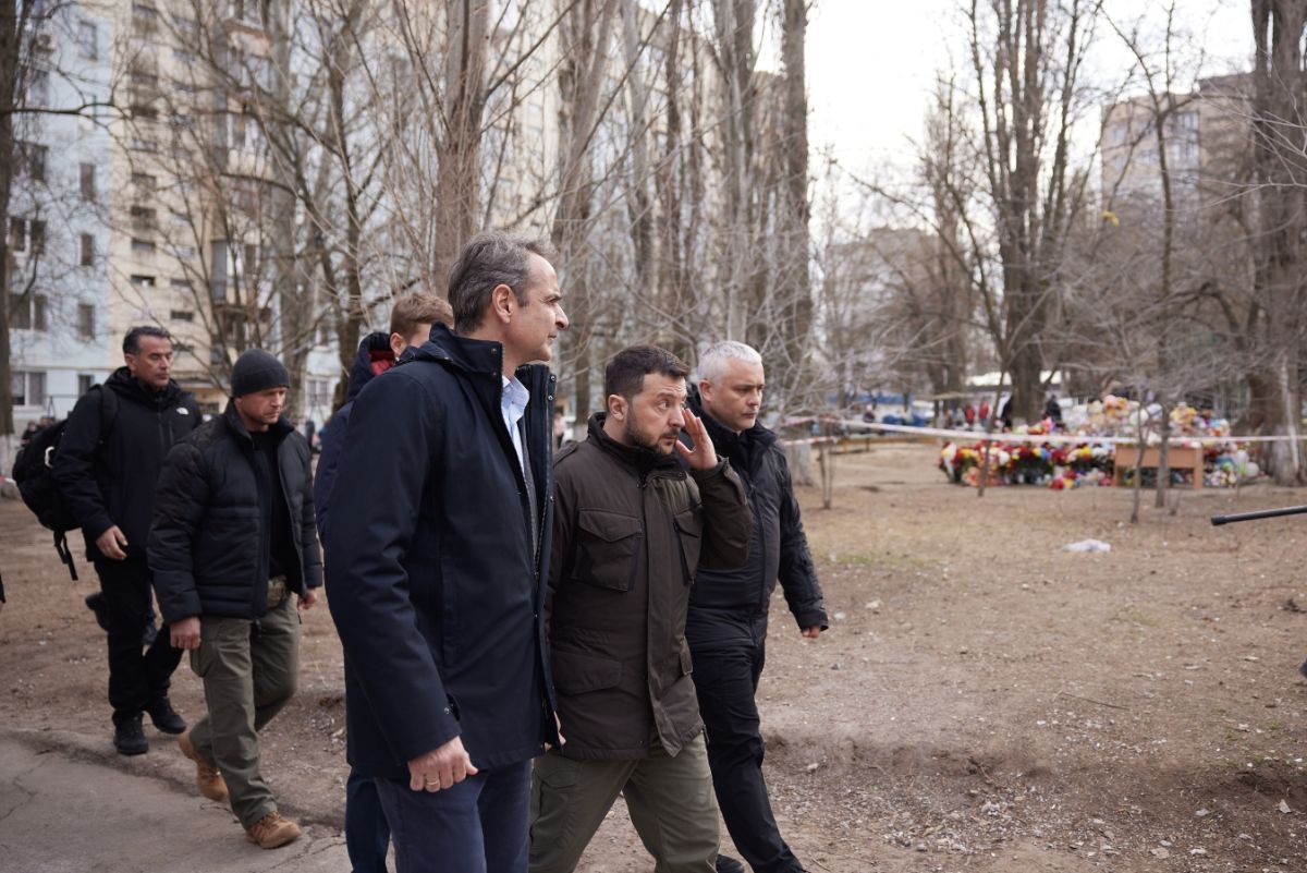 Ζελένσκι στη Rai: Ήμασταν με τον Κυριάκο Μητσοτάκη στο λιμάνι και έπεσε ο πύραυλος στα 300 μέτρα