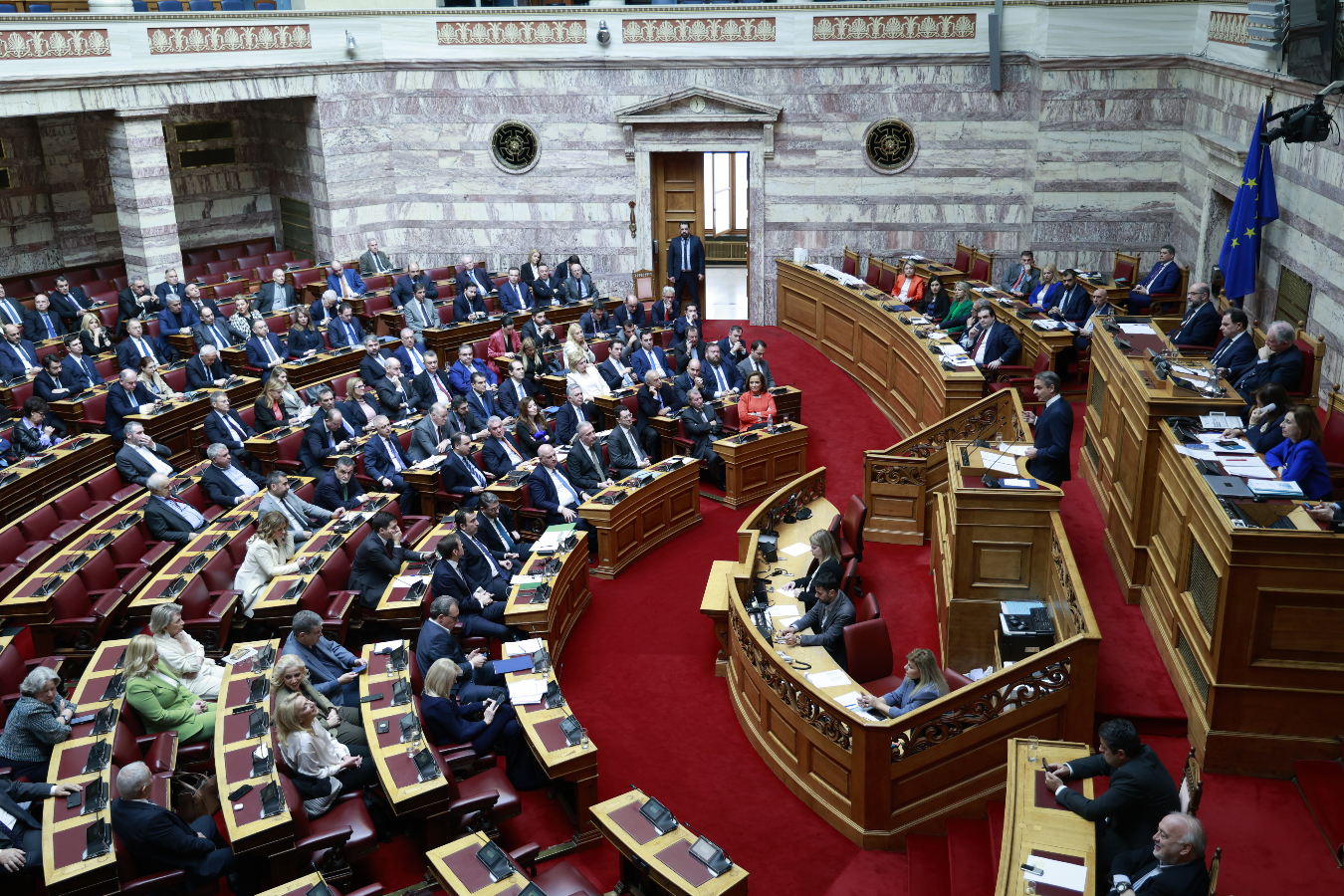 Στη Βουλή το νομοσχέδιο για συμπληρωματικό φόρο έως 15% σε πολυεθνικές και μεγάλους Ομίλους