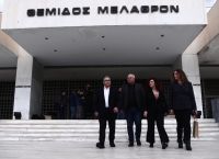 Τέμπη: Ο Κουτσούμπας κατέθεσε στην Αδειλίνη το πόρισμα του ΚΚΕ