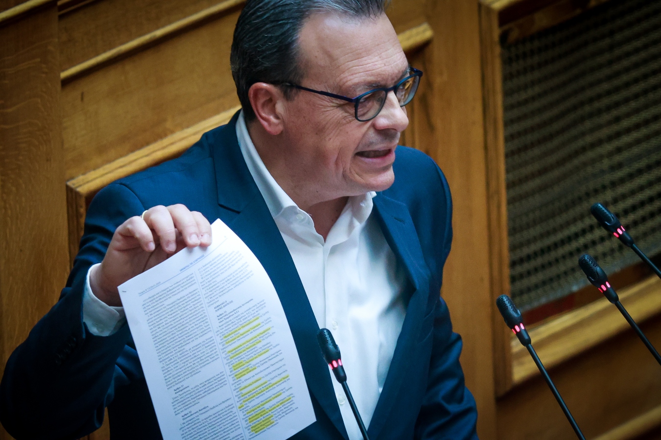 Φάμελλος για ιδιωτικά πανεπιστήμια: Για τα συμφέροντα λίγων κολλητών ποδοπατάτε τα όνειρα των νέων