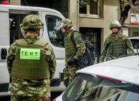 Απομακρύνθηκαν από πυροτεχνουργούς του Στρατού οι χειροβομβίδες από το σπίτι στην Σκουφά [vid]