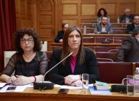 Χάος στην εξεταστική για τα Τέμπη -«Αφήστε με να ακουστώ», φώναζε η Κωνσταντοπούλου