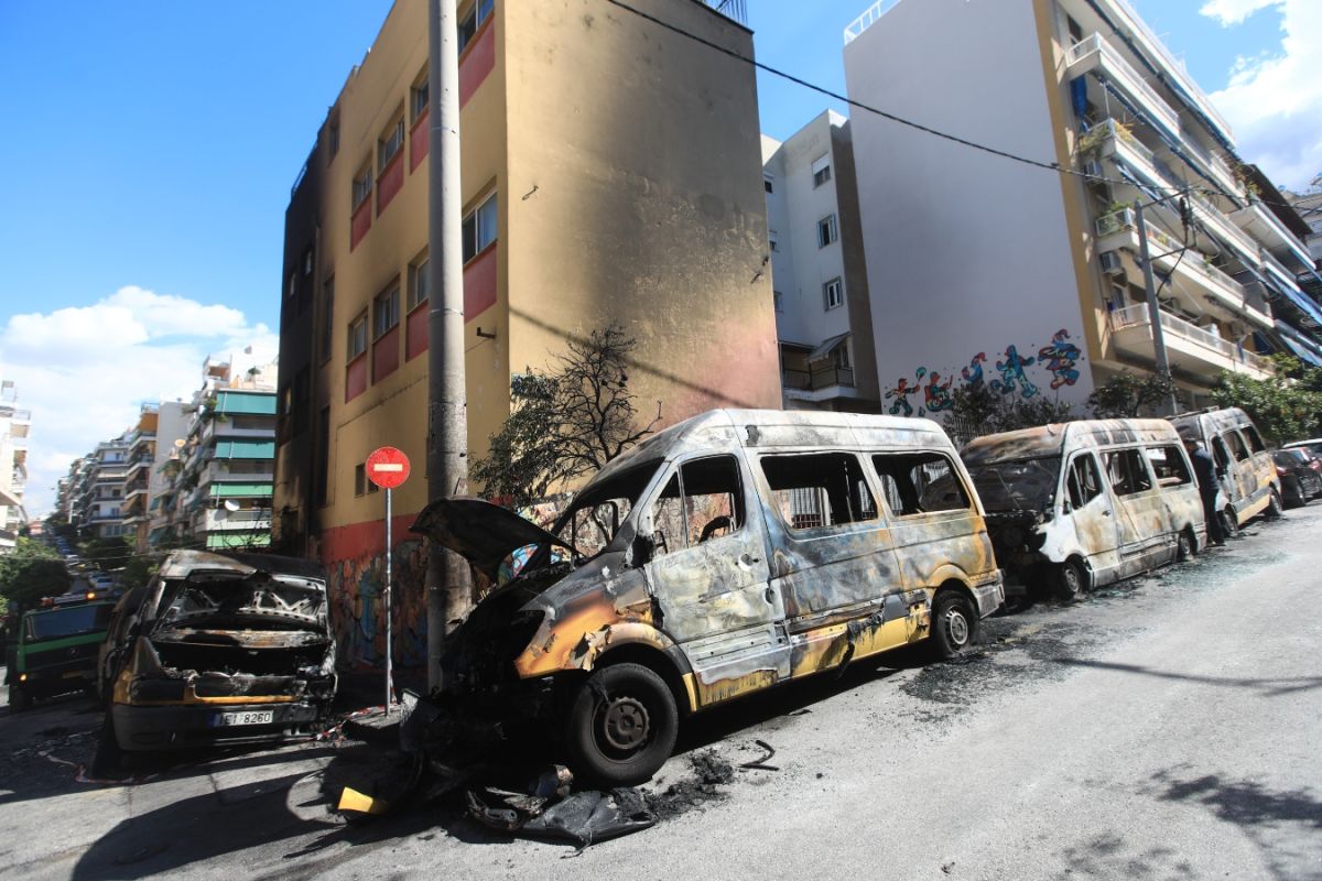 Ανάληψη ευθύνης για τα καμμένα σχολικά λεωφορεία στου Ζωγράφου