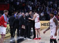 Euroleague: Χαμός με Μπαρτζώκα στο φινάλε του αγώνα Εφές – Ολυμπιακός [vid]