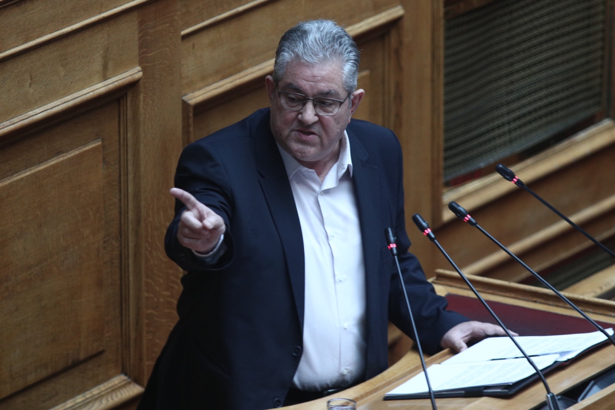 Κουτσούμπας στη Βουλή: Εμείς καταθέτουμε καθημερινά μομφή κατά της κυβέρνησης