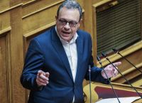 Φάμελλος: «Η κοινωνία πέτυχε την παραίτηση των δύο υπουργών»