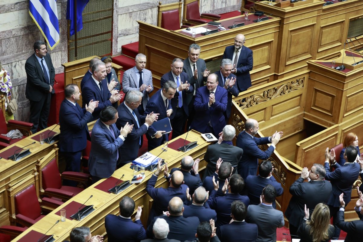 Καταψήφιση Πρότασης Δυσπιστίας: Μια Κίνηση προς Σταθερότητα ή Ένδειξη Αδυναμίας;