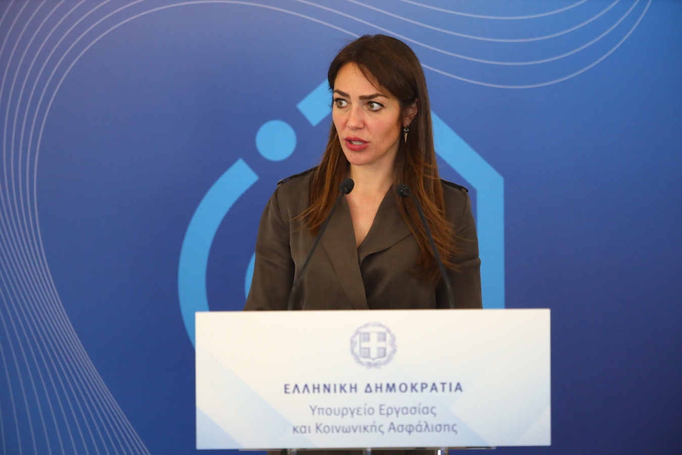 Μιχαηλίδου για κατώτατο μισθό: Αύξηση 27,7% σε σχέση με το 2019