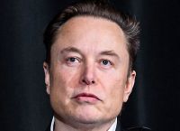 Ο Musk λέει “όχι” στους δασμούς Μπάιντεν στους Κινέζους ανταγωνιστές της Tesla