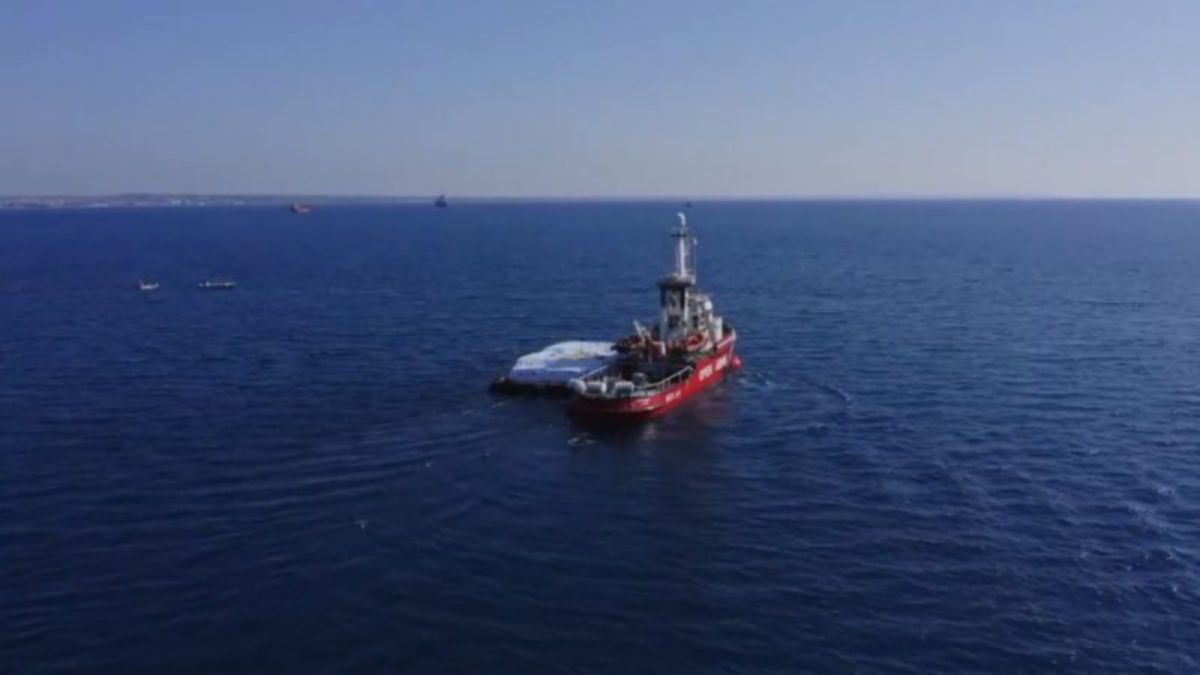 Έφτασε στη Γάζα το πρώτο πλοίο που μεταφέρει ανθρωπιστική βοήθεια