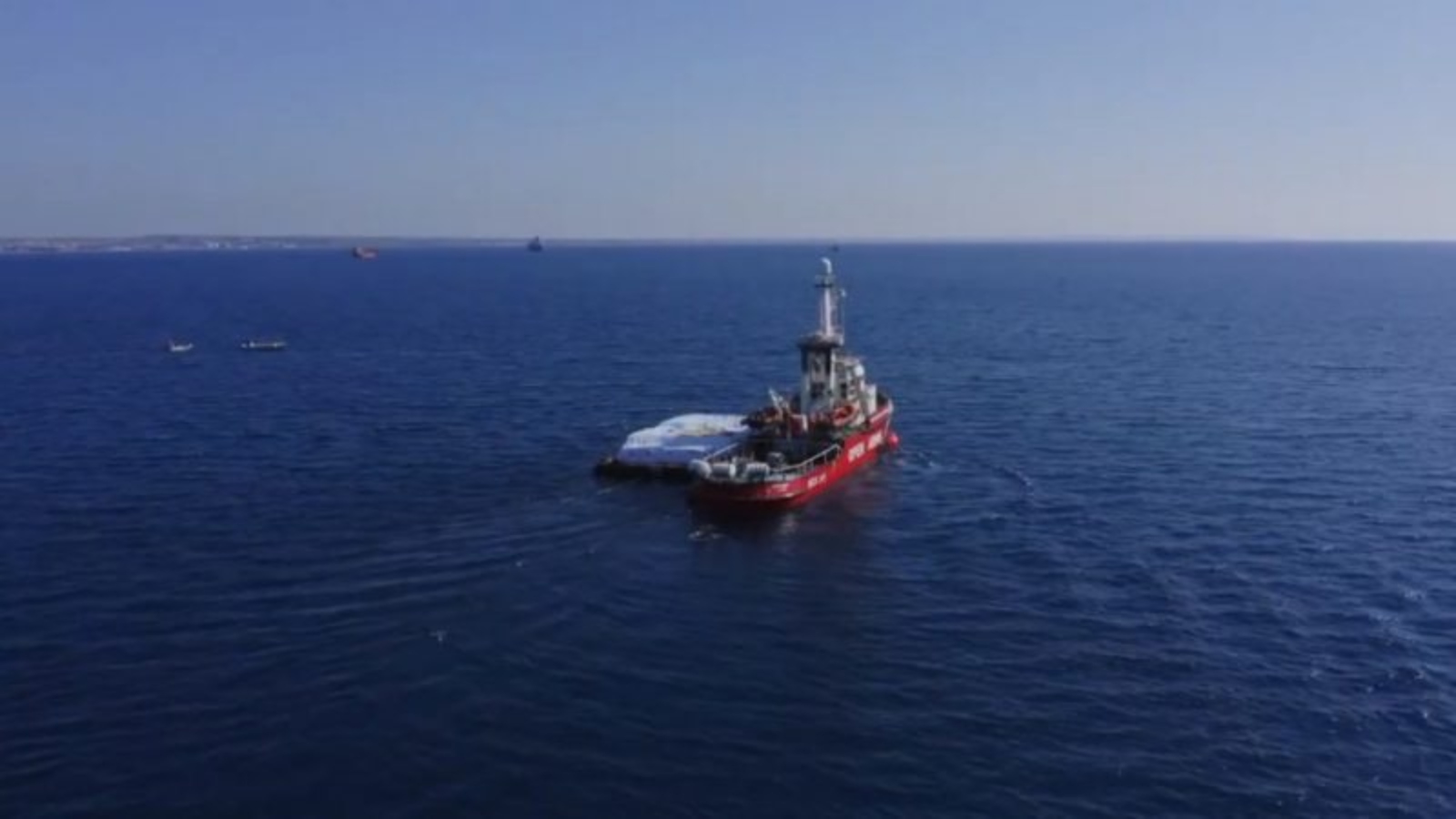 Έφτασε στη Γάζα το πρώτο πλοίο που μεταφέρει ανθρωπιστική βοήθεια