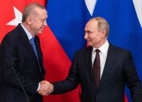 Η Κομισιόν εστιάζει στην απειλή της Ρωσίας και αγνοεί την τουρκική επιθετικότητα