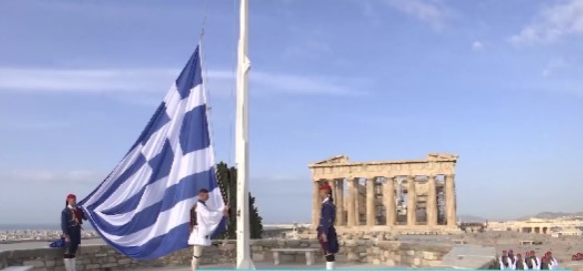 Ελληνική σημαία: Με την επίσημη έπαρση άνοιξε το πρόγραμμα των εκδηλώσεων για την 25η Μαρτίου.