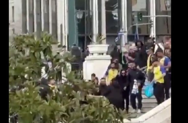 Οπαδοί της Μακάμπι Τελ Αβίβ ενεπλάκησαν σε καβγά με δύο άντρες [vid]
