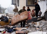 O λιμός «πνίγει» τη Γάζα – Κινδυνεύουν ζωές για ένα σακί αλεύρι