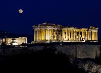 «Ώρα της Γης»: Τα φώτα έσβησαν για τον πλανήτη που κινδυνεύει – Η Ακρόπολη στο σκοτάδι