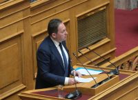 Πέτσας: Τα κόμματα της αντιπολίτευσης προσφέρουν “σωσίβιο” στον παραπαίοντα Ανδρουλάκη