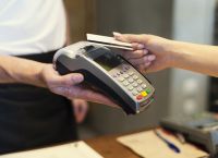 Πώς η κάρτα «κυρίευσε» τις συναλλαγές μέσα σε 26 χρόνια