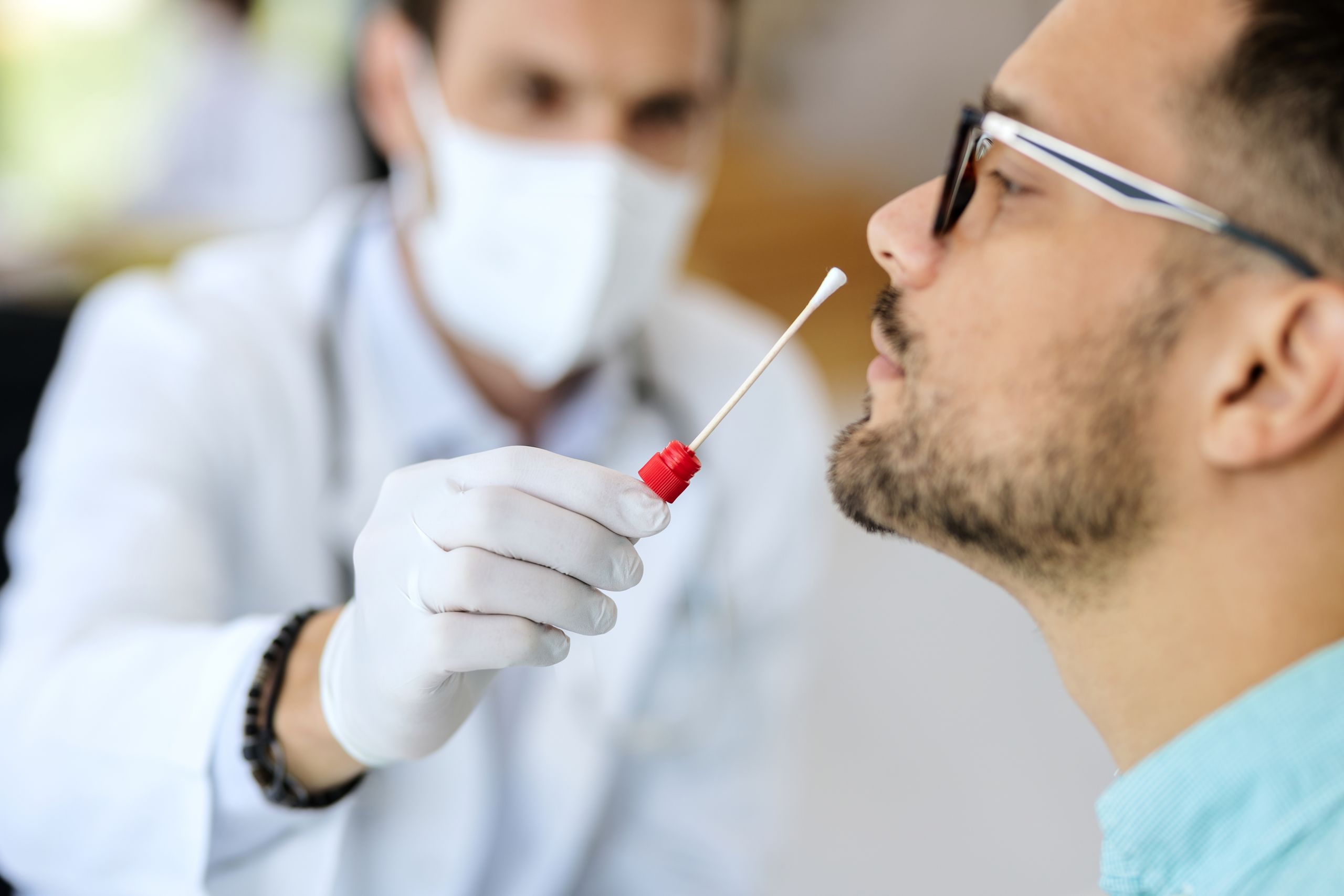 Κορωνοϊός: Τα self test απέτρεψαν 2.000 θανάτους και 20.000 εισαγωγές στο ΕΣΥ, δείχνει μελέτη