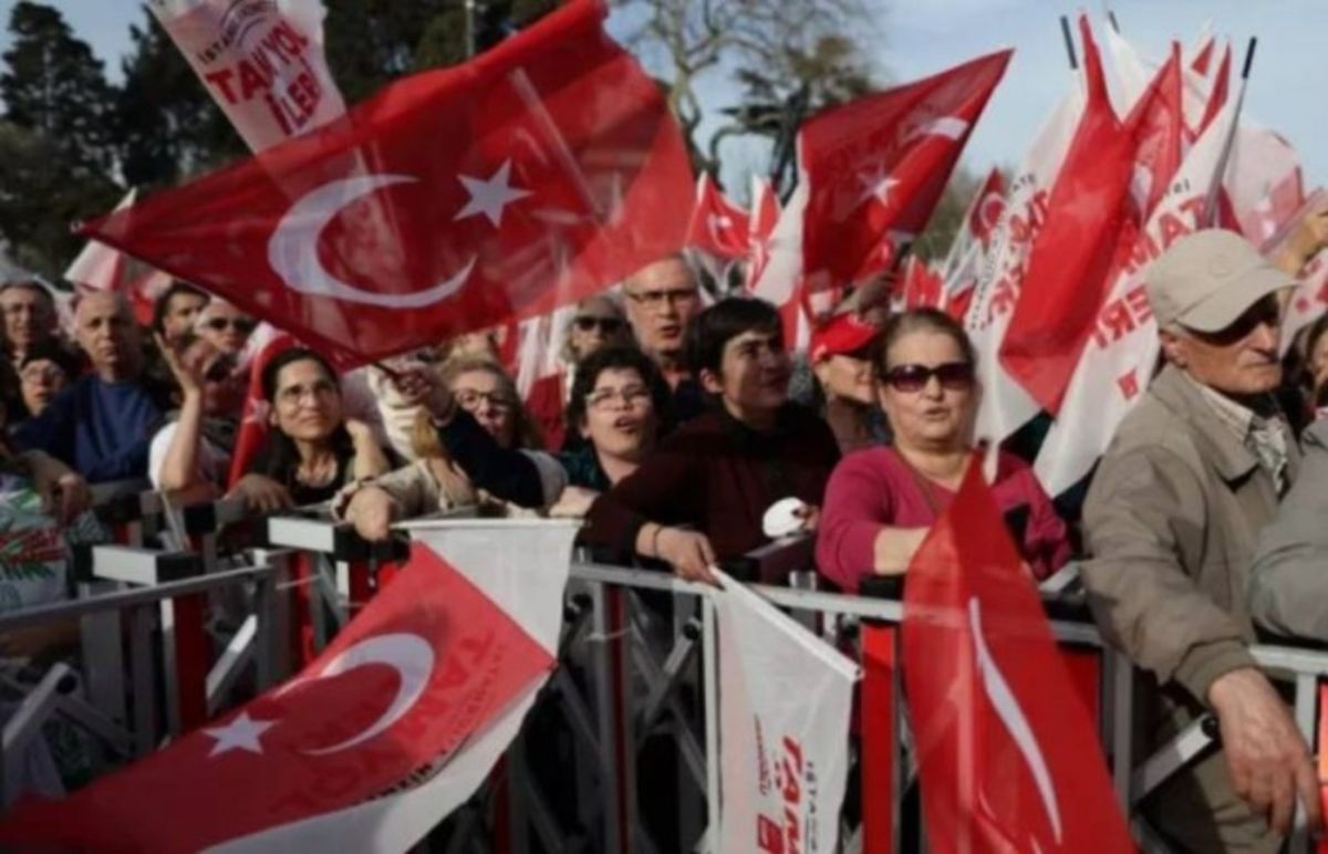 Εκλογές στην Τουρκία: Ένας νεκρός και δώδεκα τραυματίες στο Ντιγιάρμπακιρ