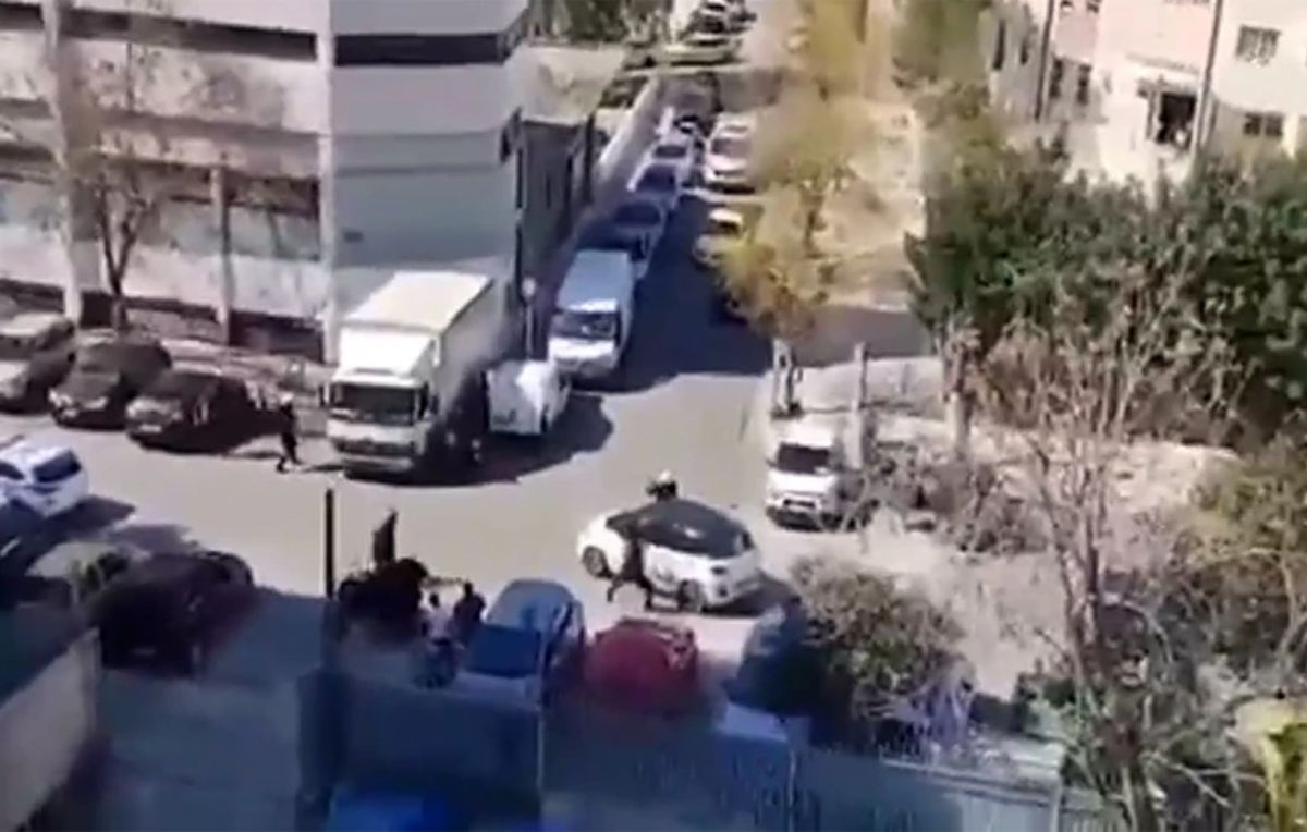 Βίντεο από κινηματογραφική καταδίωξη στο κέντρο της Αθήνας – Οδηγός εμβόλισε μοτοσικλέτα της ΔΙΑΣ