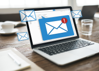 Αντιδράσεις για τα ενημερωτικά email σε Έλληνες του εξωτερικού