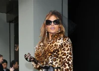 Eύα Μέντες: Μετά από 10 χρόνια ξανά σε fashion show -Η εμφάνιση με λεοπάρ παλτό στους Dolce & Gabbana