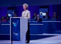 Φον ντερ Λάιεν: Και επίσημα υποψήφια για δεύτερη θητεία στην Κομισιόν