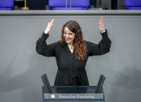 Γερμανία: Η Χάικε Χόιμπαχ έγινε η πρώτη κωφή βουλευτής – Μεγάλη στιγμή