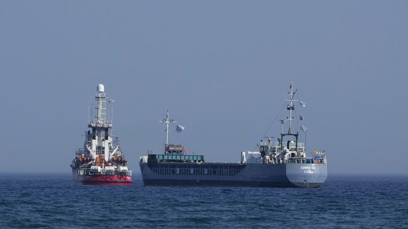 Κύπρος: Πλοία με 330 τόνους επισιτιστικής βοήθειας απέπλευσαν για τη Γάζα