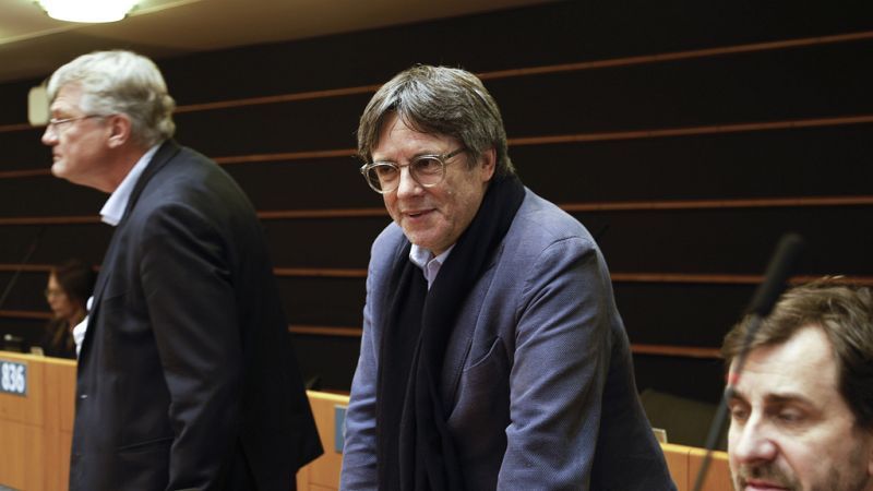 Ο ηγέτης Πουτζντεμόν θέλει να επιστρέψει στην Ισπανία ως υποψήφιος στις εκλογές της Καταλονίας
