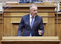 Καλαφάτης: “Καπηλεία, τοξικότητα, λαϊκισμός”