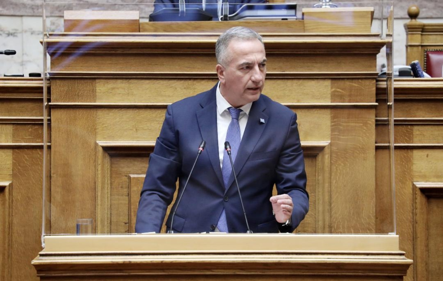 Καλαφάτης: “Καπηλεία, τοξικότητα, λαϊκισμός”