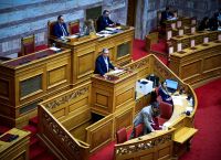 Πυρ ομαδόν κατά Κουτσούμπα-ΚΚΕ για… φοιτήτριες που ψάχνουν sugar daddies [vid]