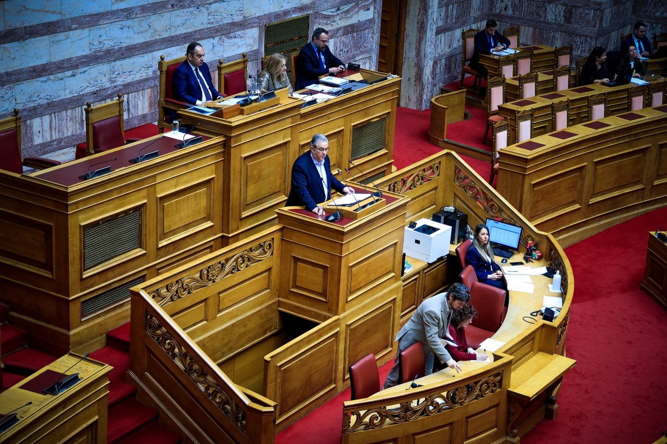 Πυρ ομαδόν κατά Κουτσούμπα-ΚΚΕ για… φοιτήτριες που ψάχνουν sugar daddies [vid]