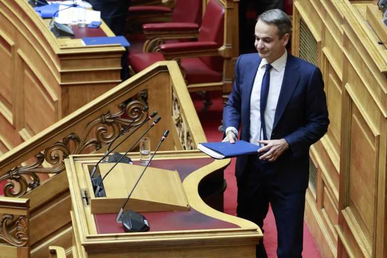 Greek Government Survives No-Confidence Motion over Handling of Crises