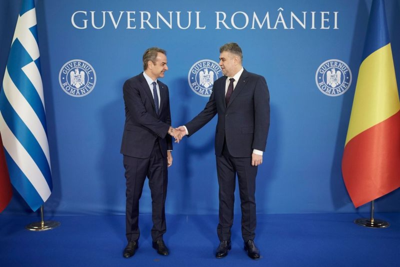 Μητσοτάκης με πρωθυπουργό Ρουμανίας: Ενίσχυση της διμερούς συνεργασίας